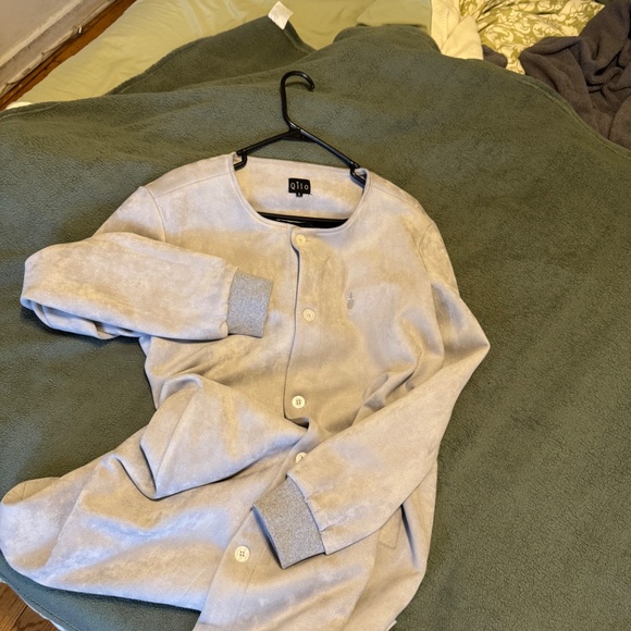 Gorgeous silver suede coat! - Picture 4 of 9